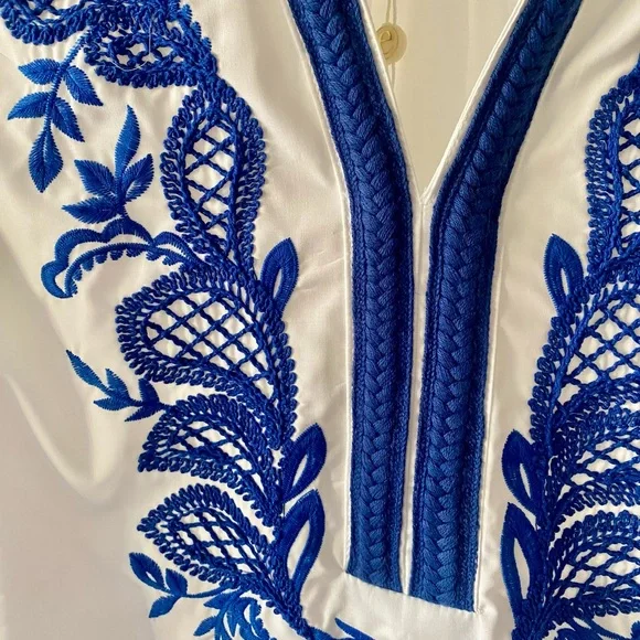 NWT Entro Madelyn Blouse; White Tunic with Royal Blue Embroidery - Picture 2 of 5